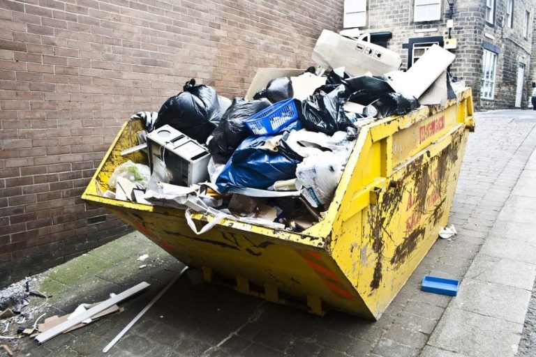 Tips voor goedkope afvalcontainer huren - bespaar op containerkosten met online aanbieders en juiste containergrootte